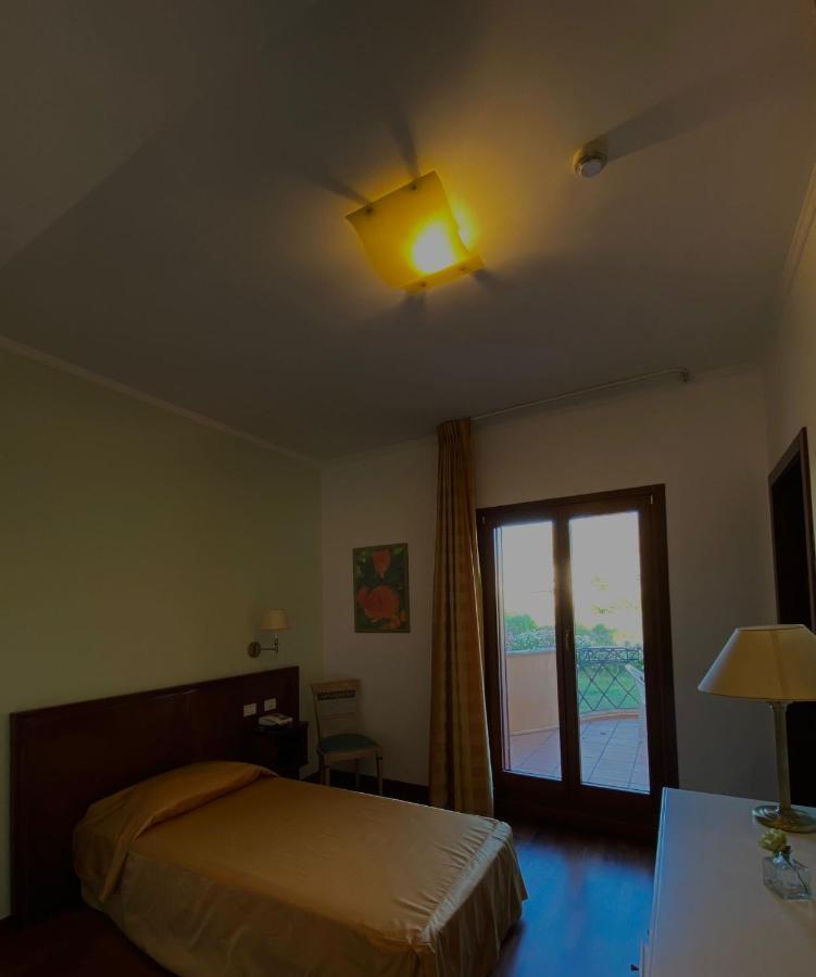 Hotel La Lampara ريجّو دي كالابريا المظهر الخارجي الصورة