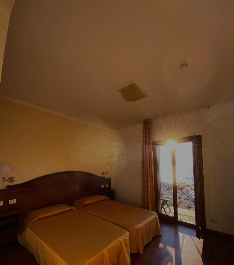 Hotel La Lampara ريجّو دي كالابريا المظهر الخارجي الصورة