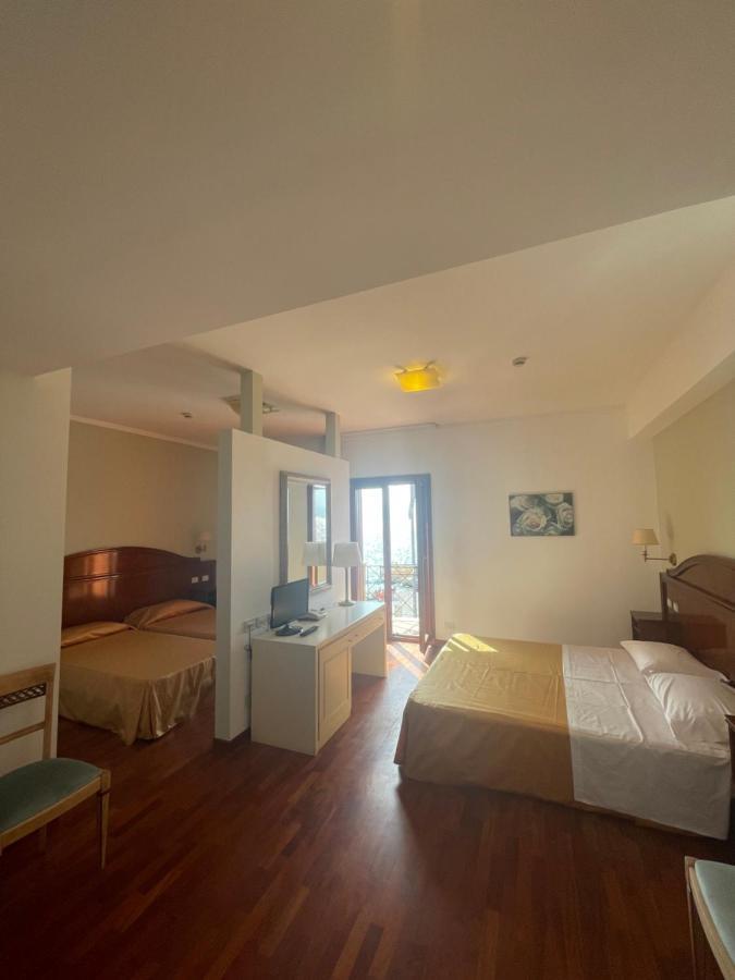 Hotel La Lampara ريجّو دي كالابريا المظهر الخارجي الصورة