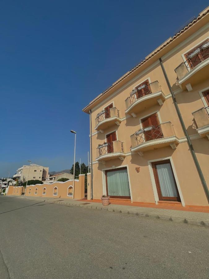 Hotel La Lampara ريجّو دي كالابريا المظهر الخارجي الصورة