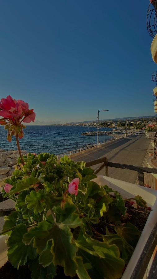 Hotel La Lampara ريجّو دي كالابريا المظهر الخارجي الصورة